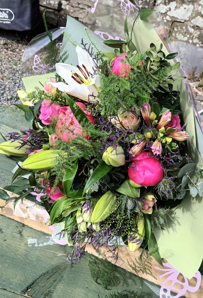Summer Days - A larger bouquet of the best summer blooms available..... it may vary in content as a result but will always be a gorgeous mix of choice blooms and foliage.  24hrs notice please.